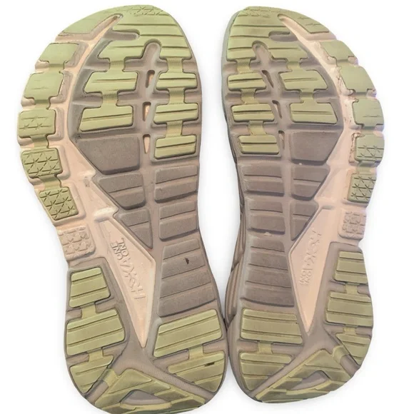 Hoka Gaviota 4 One One Women's size 6B Plum and Black Sneakers - Picture 5 of 5